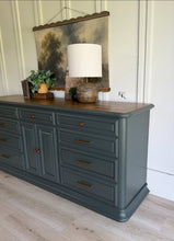 Load image into Gallery viewer, Ethan Allen Dresser